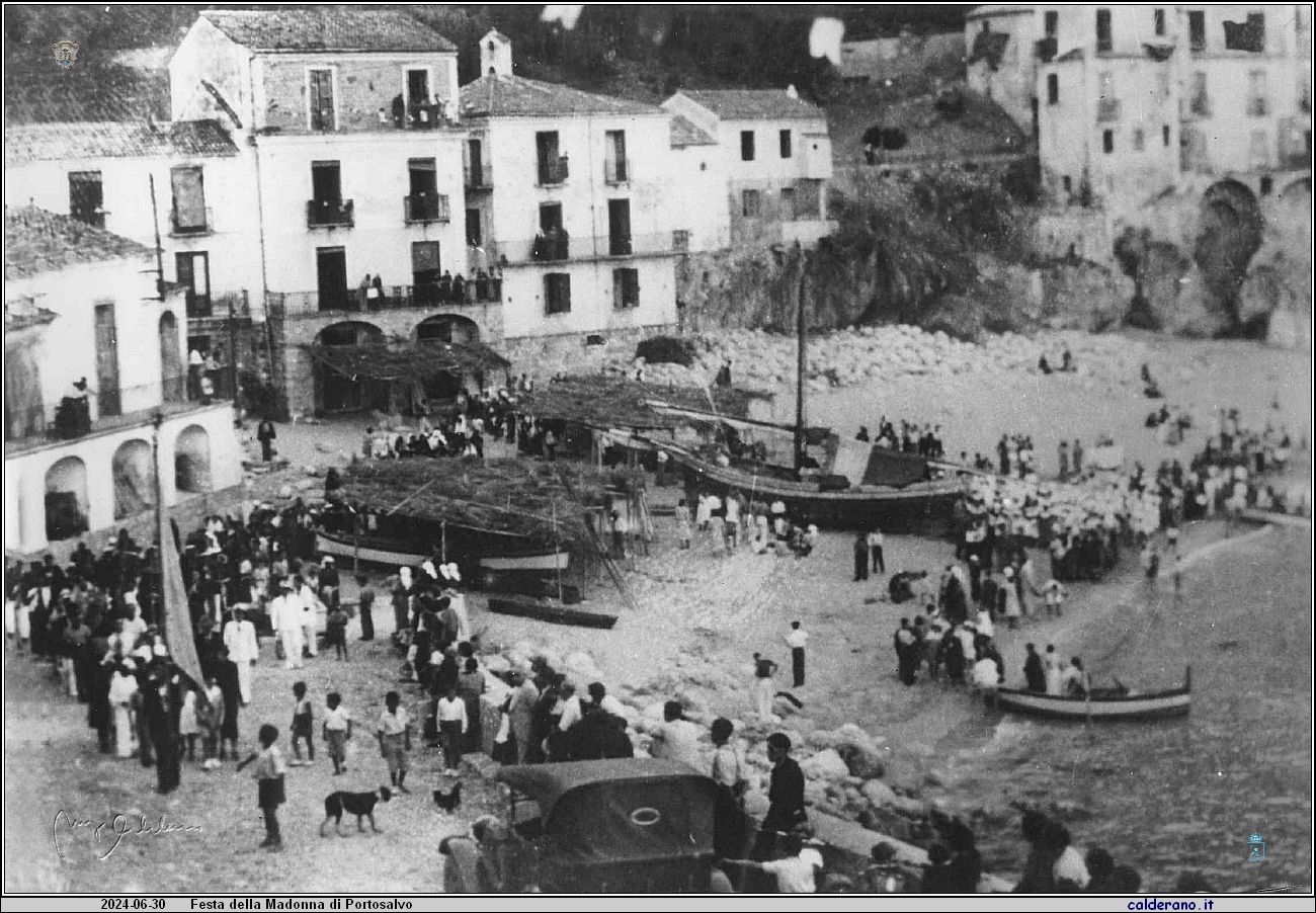 La Processione della Madonna di Portosalvo prima di imbarcarsi.jpg