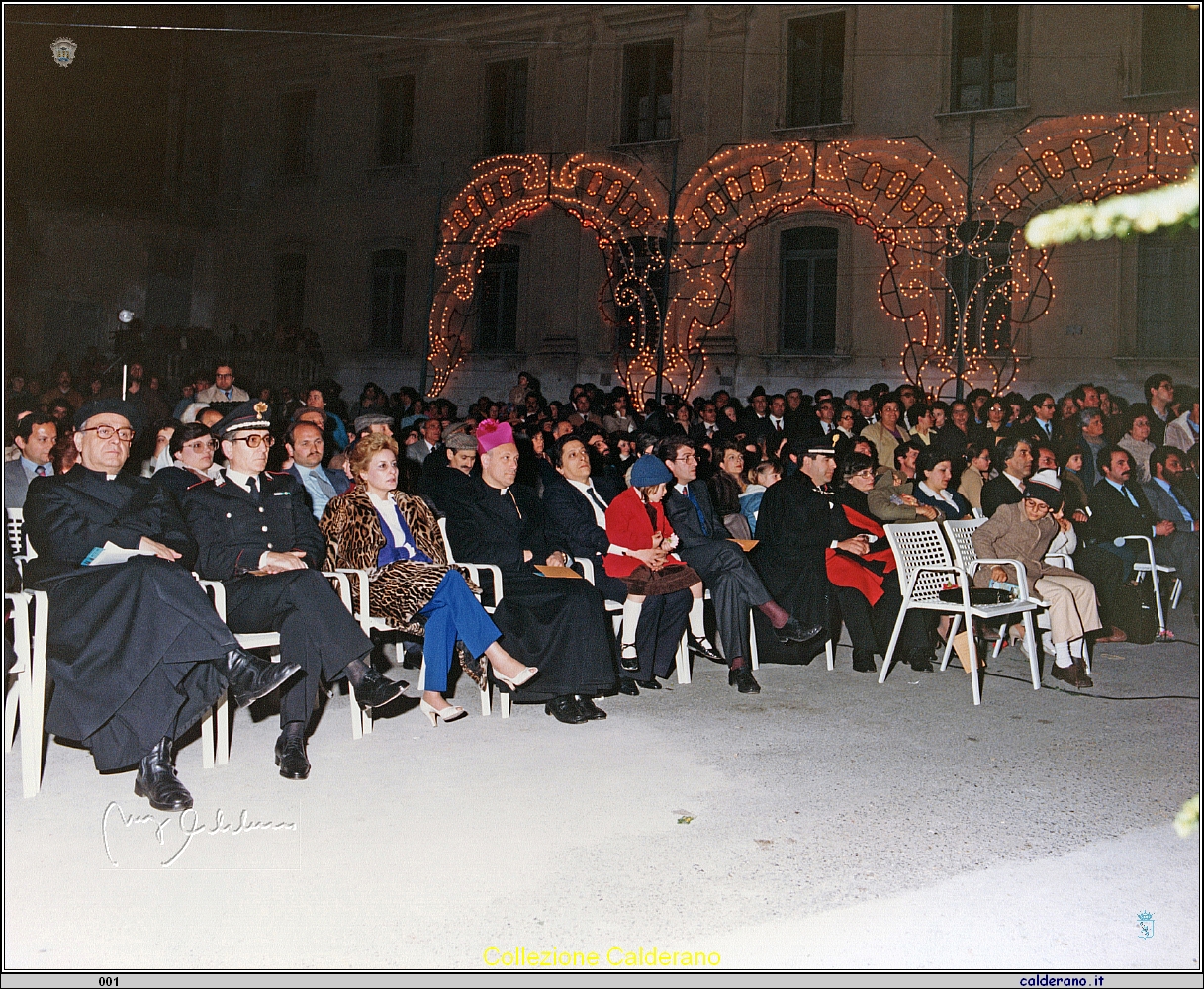 Ascoltatori al Concerto della Banda dei Carabinieri.jpeg