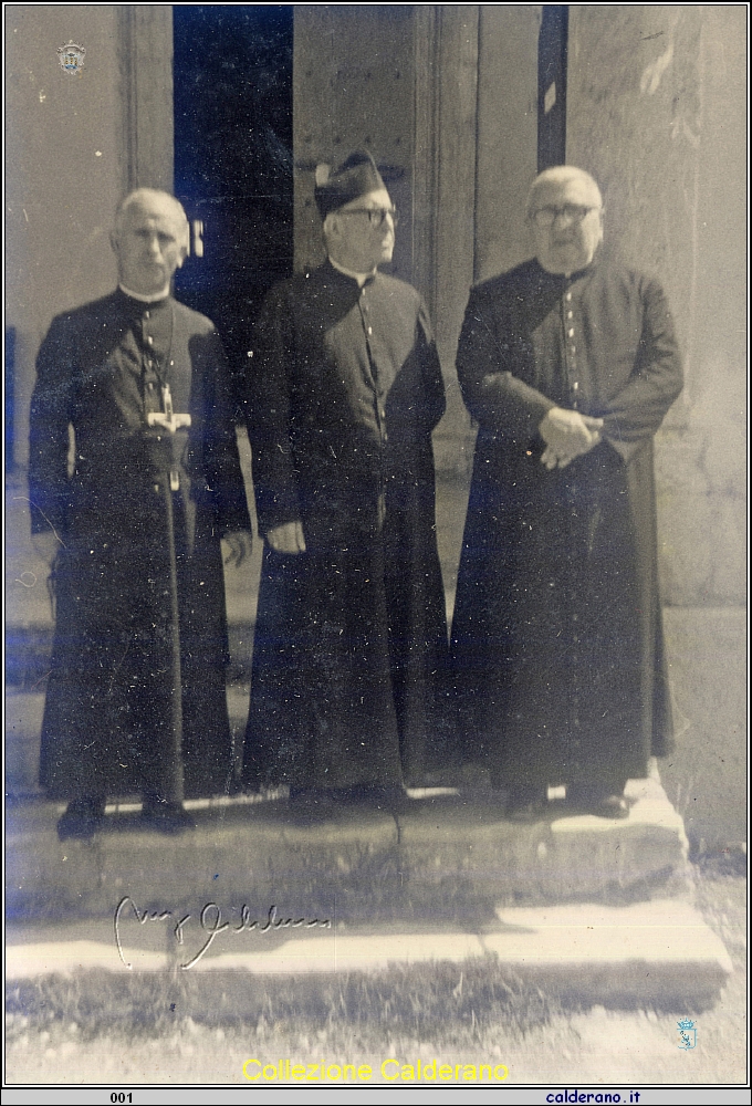 Padre Salerno, Don Domenico Dammiano e Mons Aniello Grimaldi da Lanzara 14-9-1965.jpg