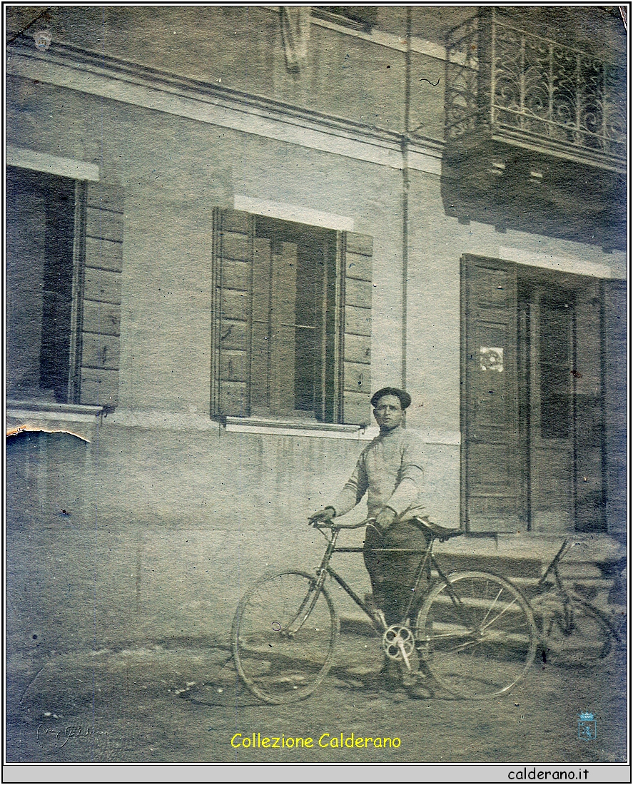 Biagio Schettino in bicicletta.jpg