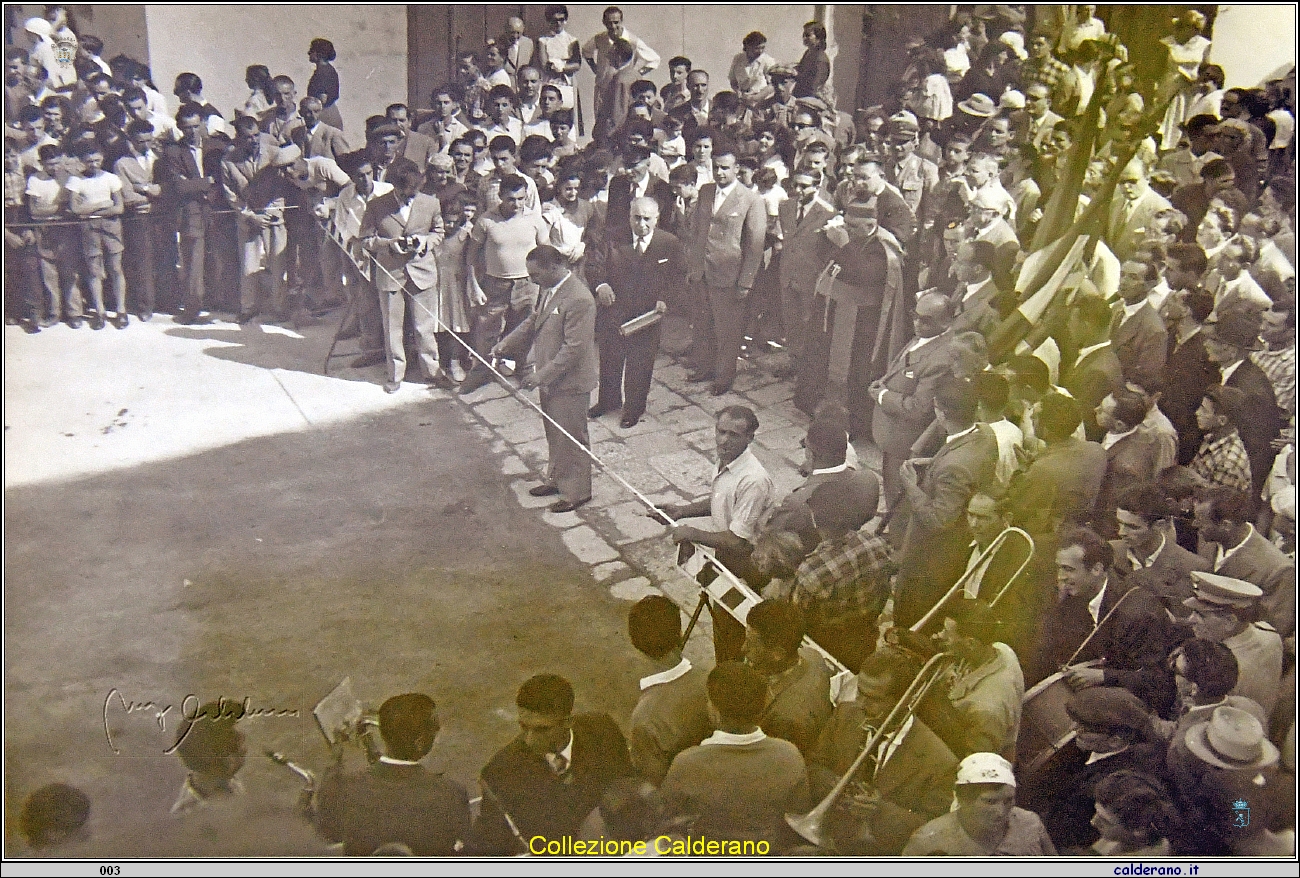 Inaugurazione di Piazza Buraglia taglio del nastro 23-09-1956.JPG