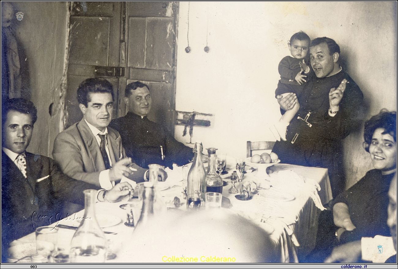 Pranzo a casa di Don Domenico Dammiano con Donnarumma, Padre Antonetti e Padre Amedeo 1967.jpg