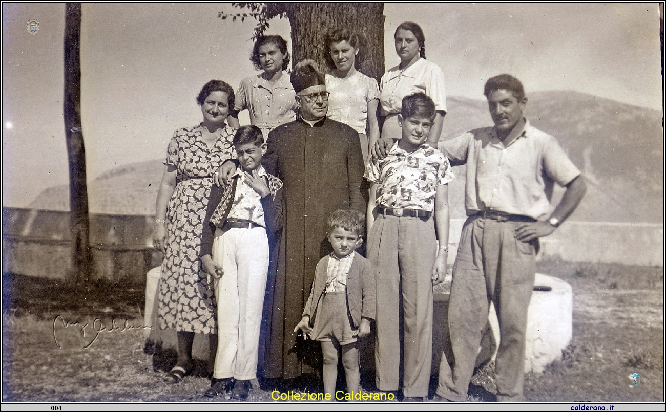 La Famiglia Talarico con Don Domenico Dammiano e Saverio La Torre Giagia'.jpg