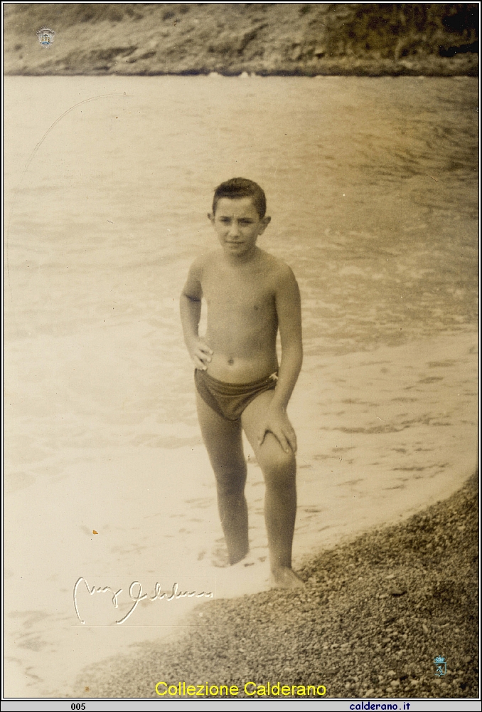 Sulla spiaggia di Fiumicello nel 1956.jpg