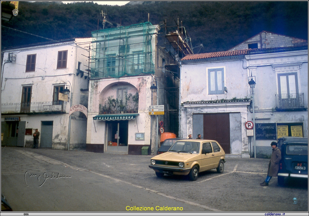 Piazza Buraglia 1983.jpg