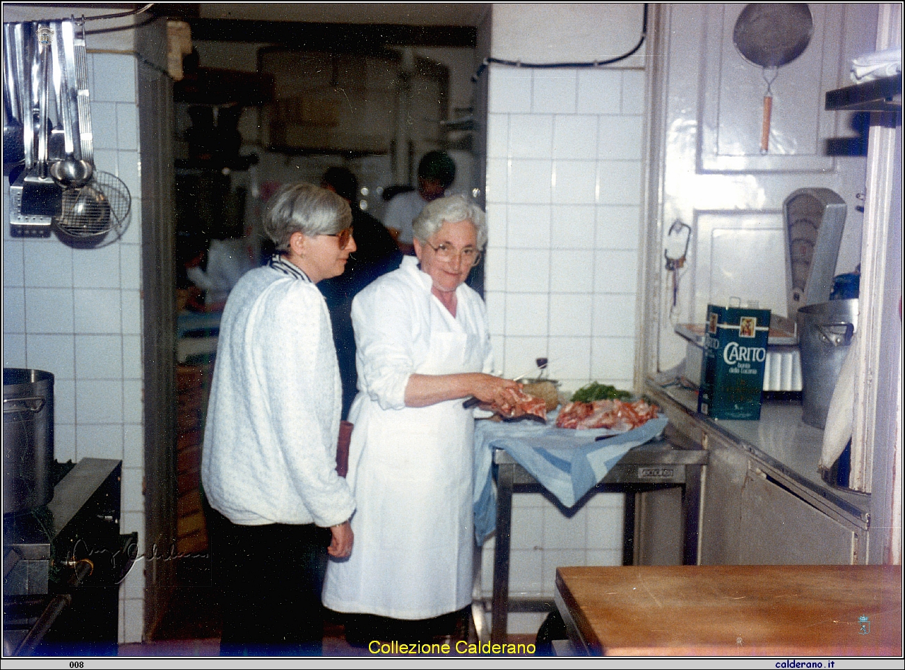 Maria e la Mamma nella cucina del Circolo della Stampa di Milano.jpg