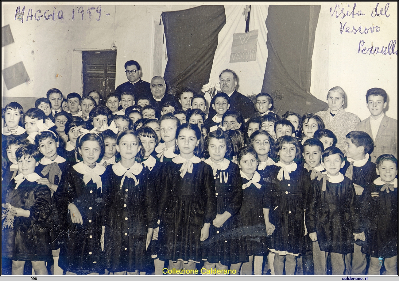 Visita del Vescovo Federico Pezzullo alle scuole elementari- maggio 1959.jpg