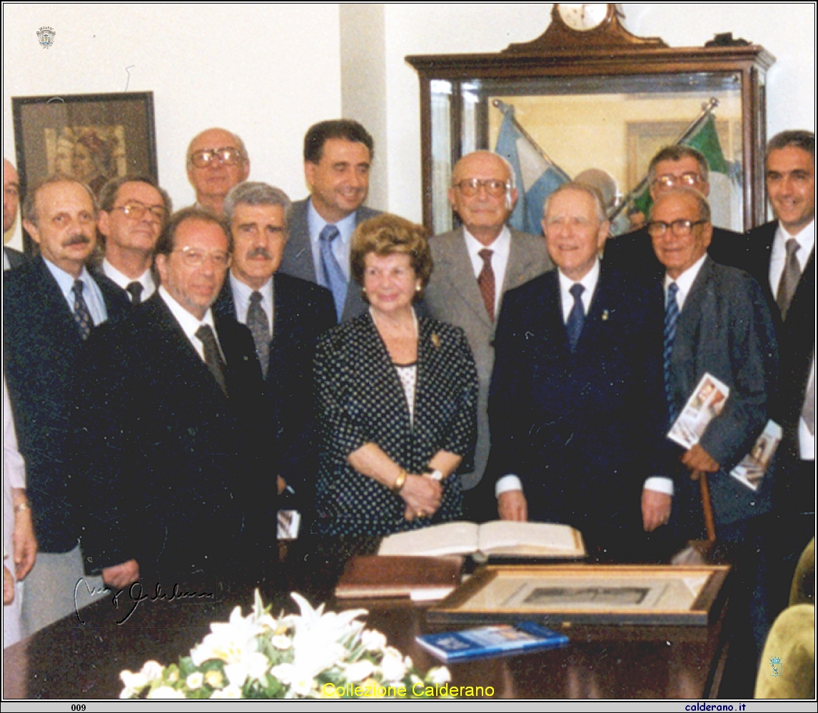 Francesco Sisinni e il Presidente della Repubblica Carlo Azeglio Ciampi 16-3-2001.jpg