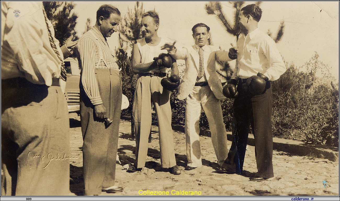 Indie Occidentali - Haiti - 4 pugni fra buoni amici Filippo Bombace, Benito Stoppelli e Biagio Giglio - Gennaio 1938.jpg