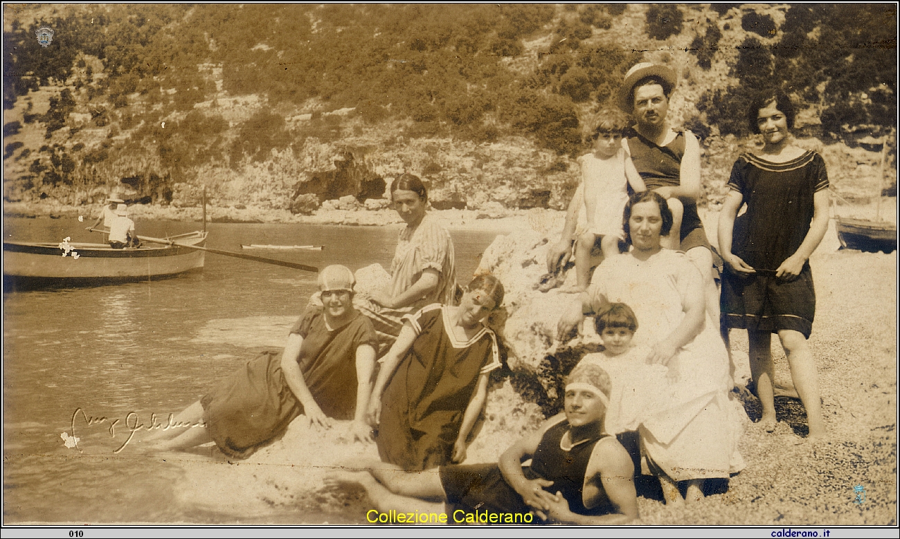 Biagio Schettino con la Famiglia sulla spiaggia a Fiumicello.jpg