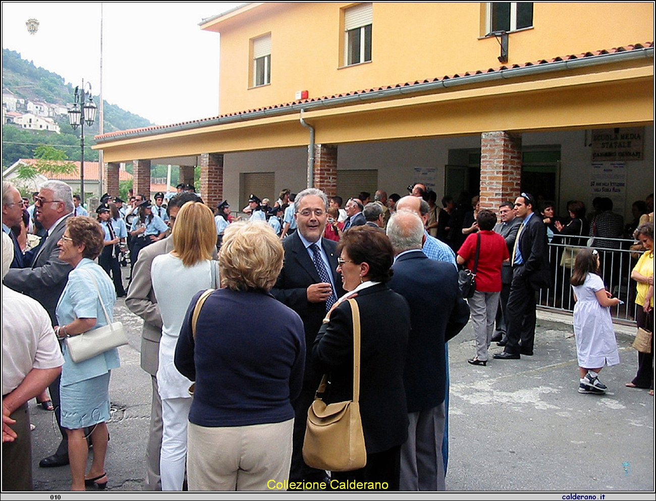 Il Sindaco Schettino alla Scuola Media.jpg