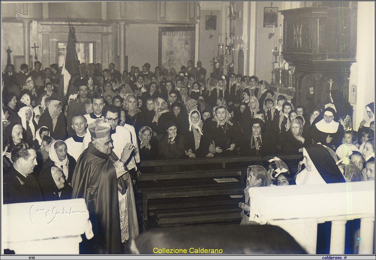 Il Vescovo Federico Pezzullo in visita pastorale all'Annunziata 10 marzo 1960.jpg