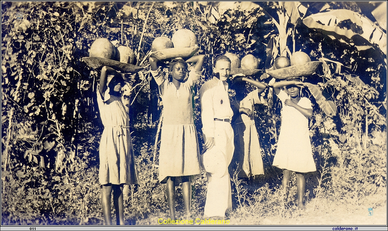 Ragazze Haitiane e Benito Stoppelli.jpg