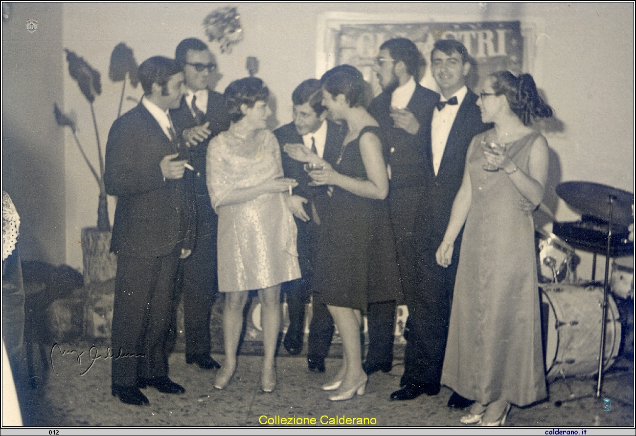 Capodanno con Leopoldo, Pasqualino, Malu', Mario, Liliana, Ciccillo, Eugenio e Maria Emilia.jpg