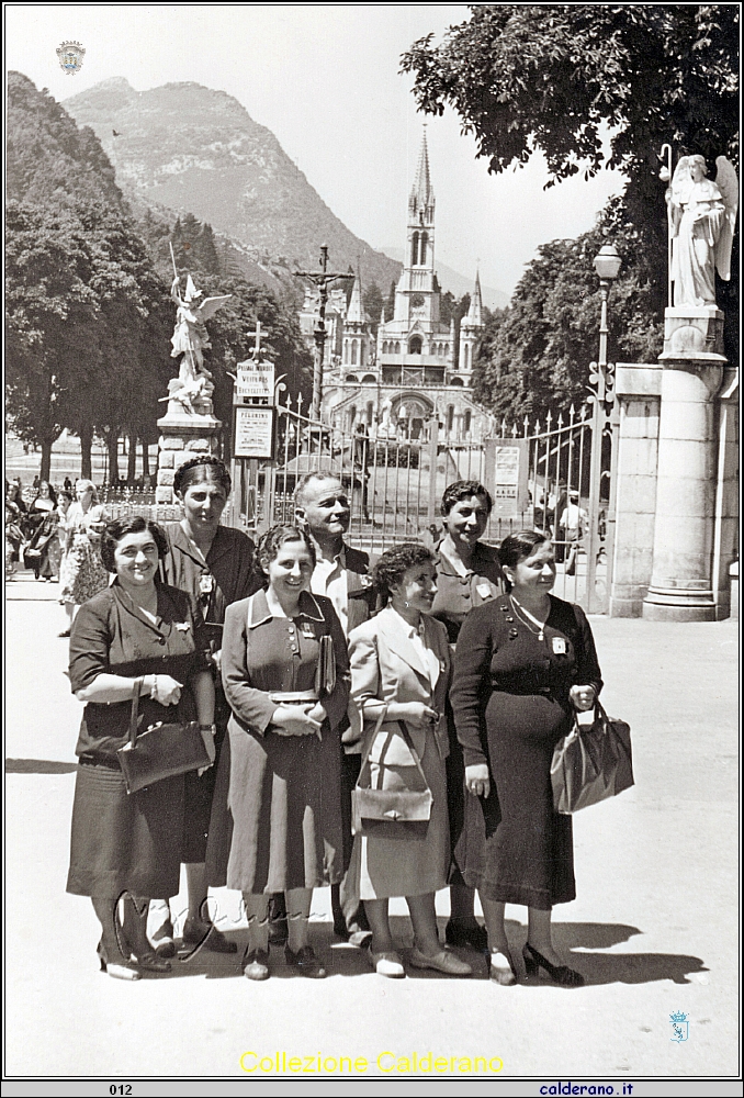 Pellegrini a Lourdes.jpeg