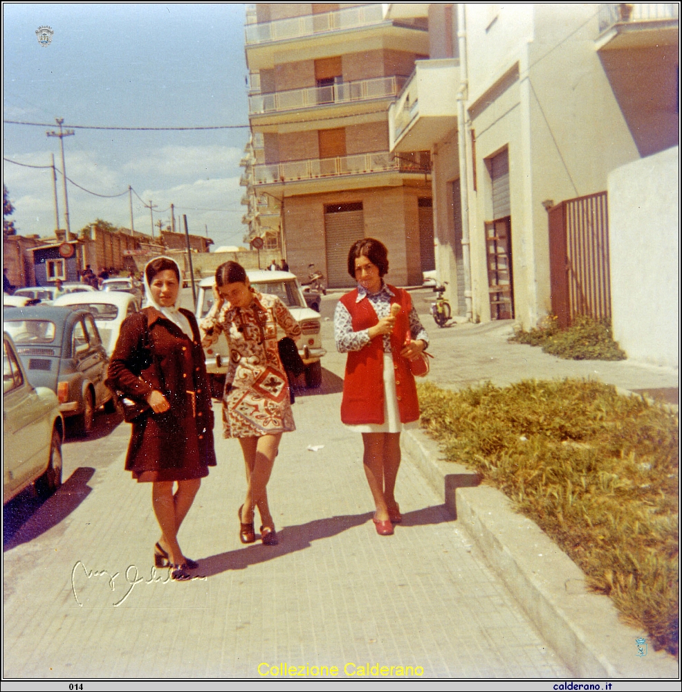 Assuntina, Maria e Carmelina - Sicilia Giugno 1970 b.jpg