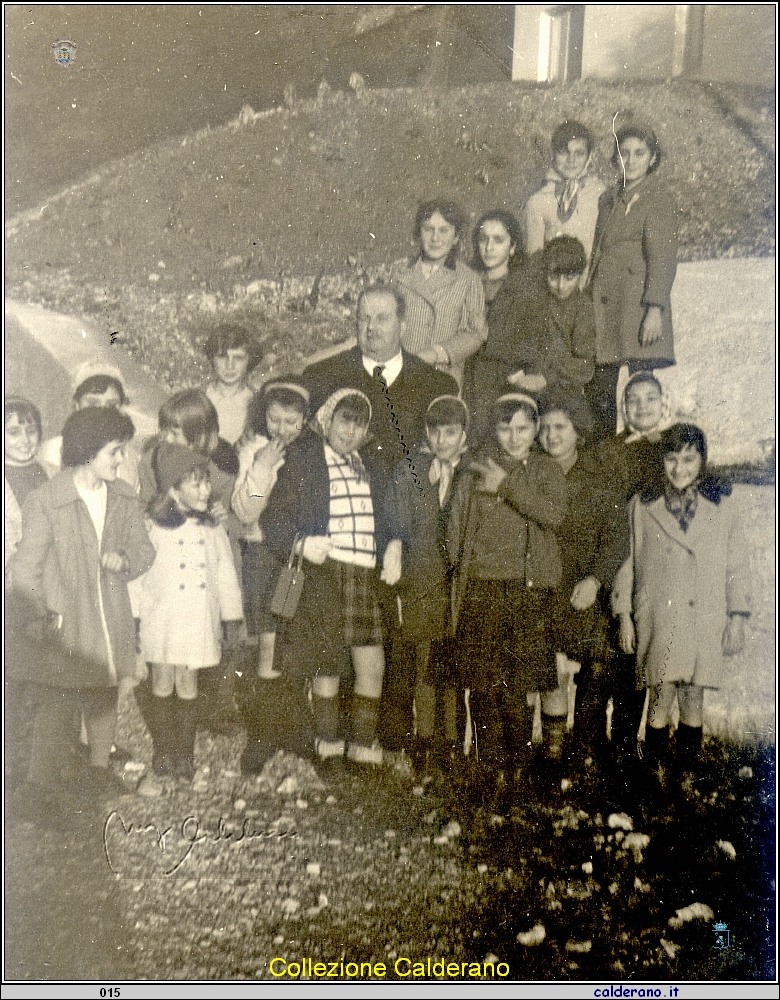 Passeggiata scolastica col Maestro Biagio Schettino.jpg