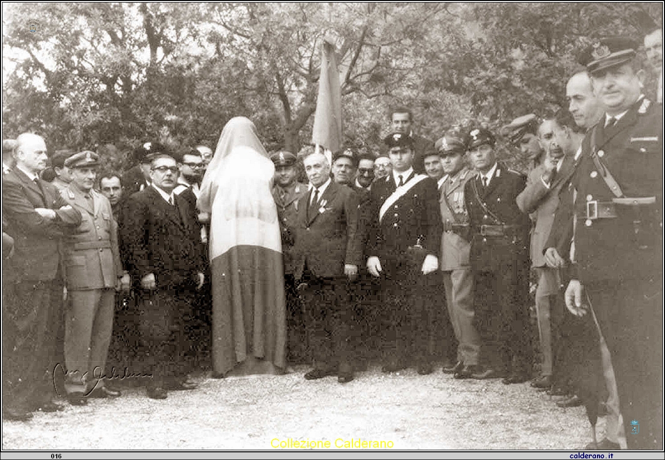 Scoprimento del Busto di Alessandro Mandarini 1966.jpg