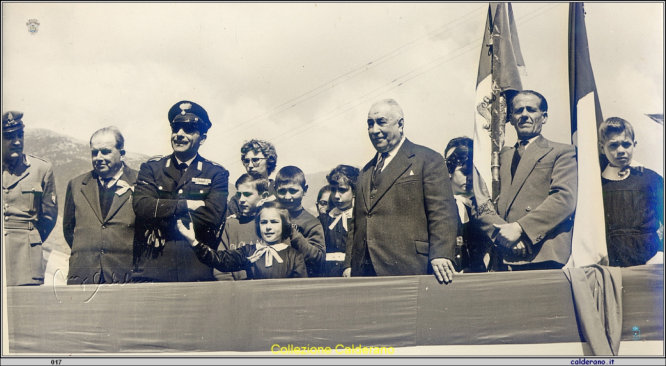 Inaugurazione monumento ai caduti 4 novembre 1959.jpg