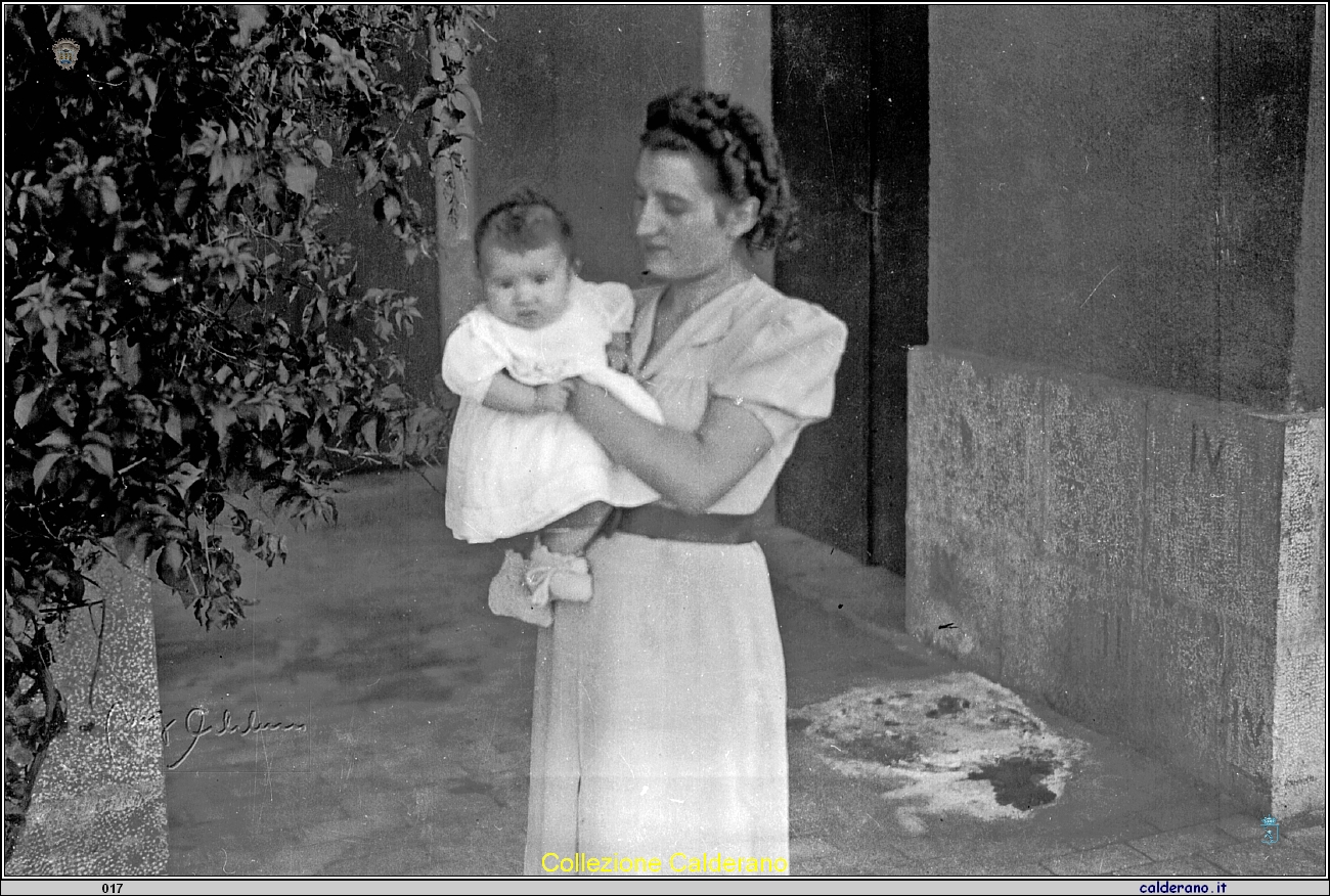 Maria De Biase Maestri con la figlia.jpg