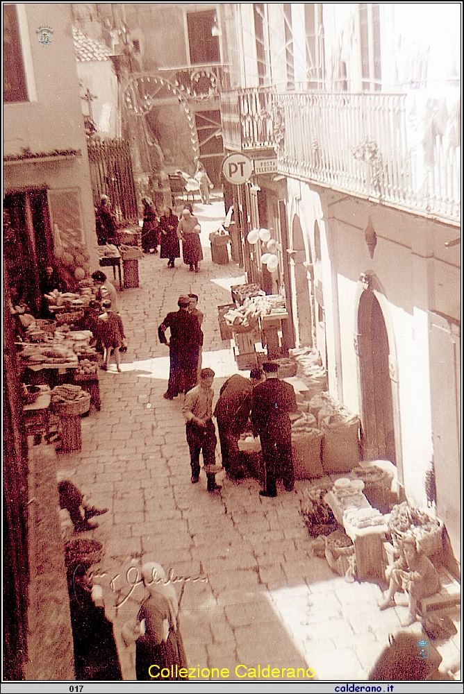 Mercato in corso Cavour.jpg