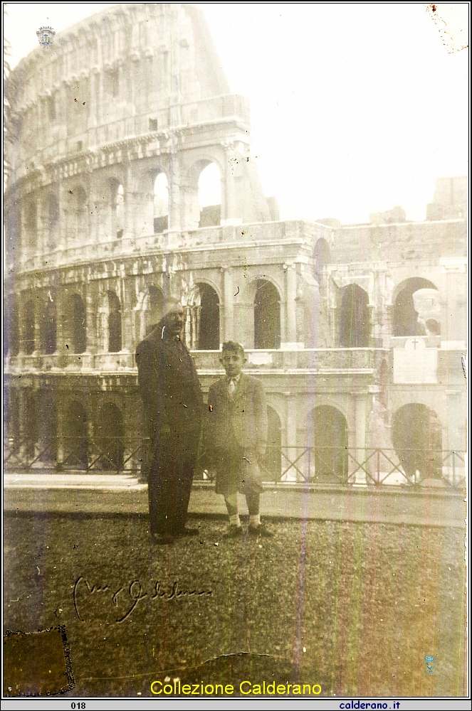 Al Colosseo con Papa' 1956.jpg