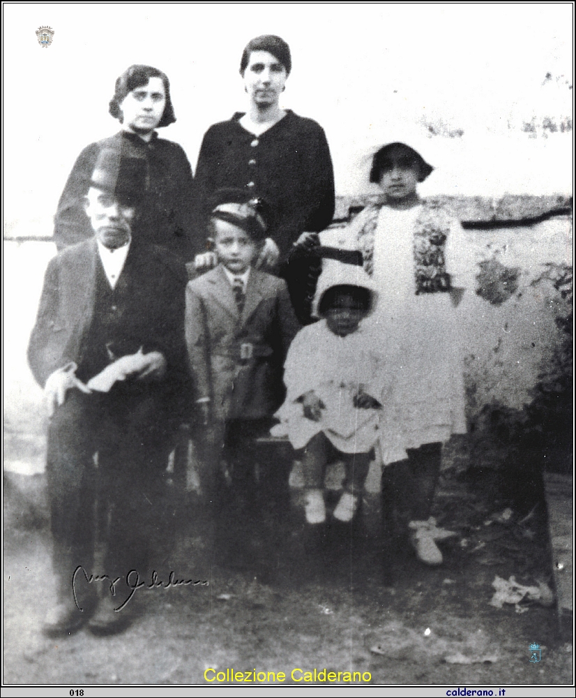 Alfonsina, Tetella, Alfonso, Armando e Pinuccia 30-7-1939.jpg