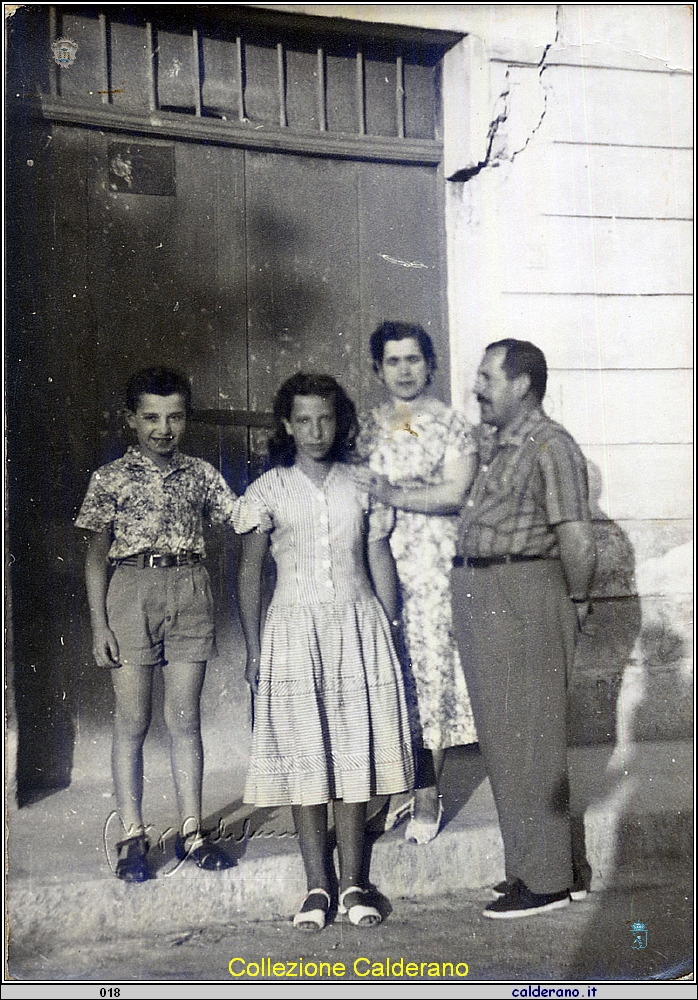 Biasino, Maria Emilia, Giuseppina e Peppinello 1956.jpg