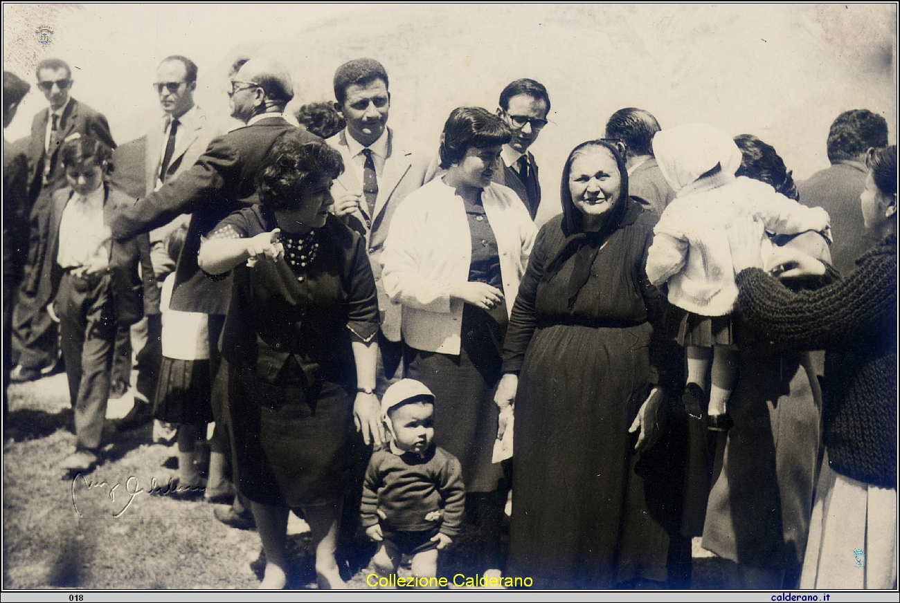 Famiglia Cernicchiaro al Castello - 13 maggio 1962.jpg