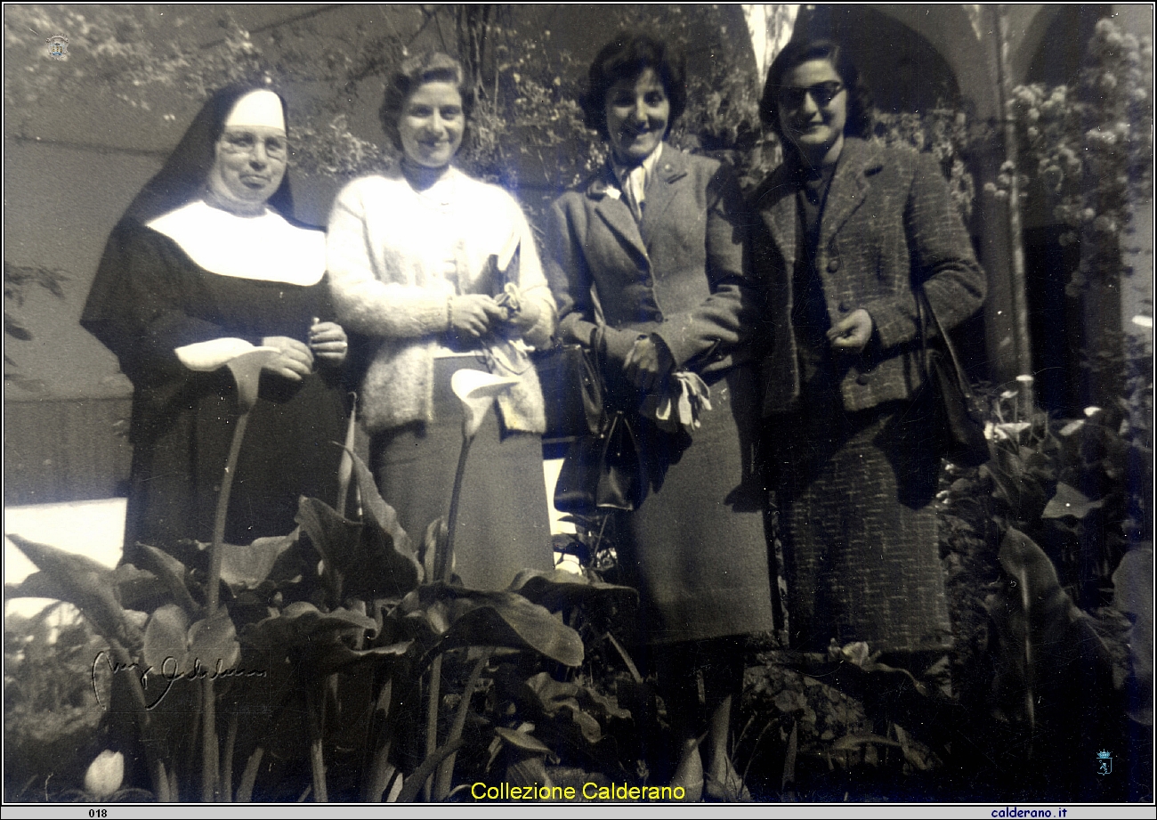 Insegnanti con Suor Maria Fadda e Lidia del Viscio 1959.jpg