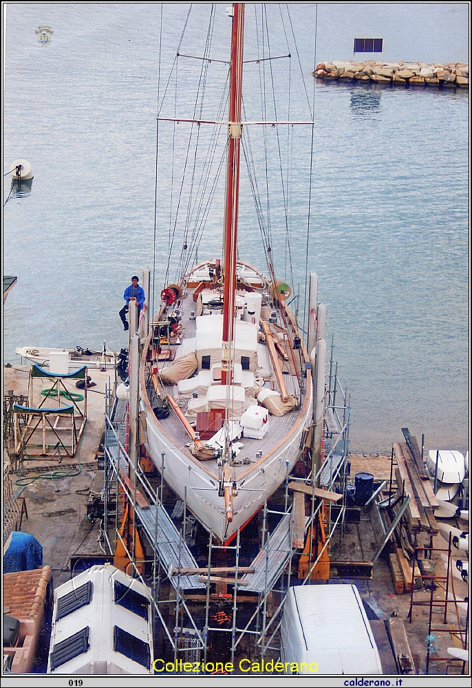 Alessandro nel cantiere a Hygie-Sanary Sur Mer - Aprile 2005.jpg