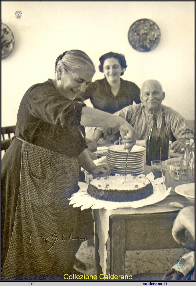 Compleanno di Luigina Pesce, con la figlia Franca e il Marito Pasquale Mazzeo.jpg