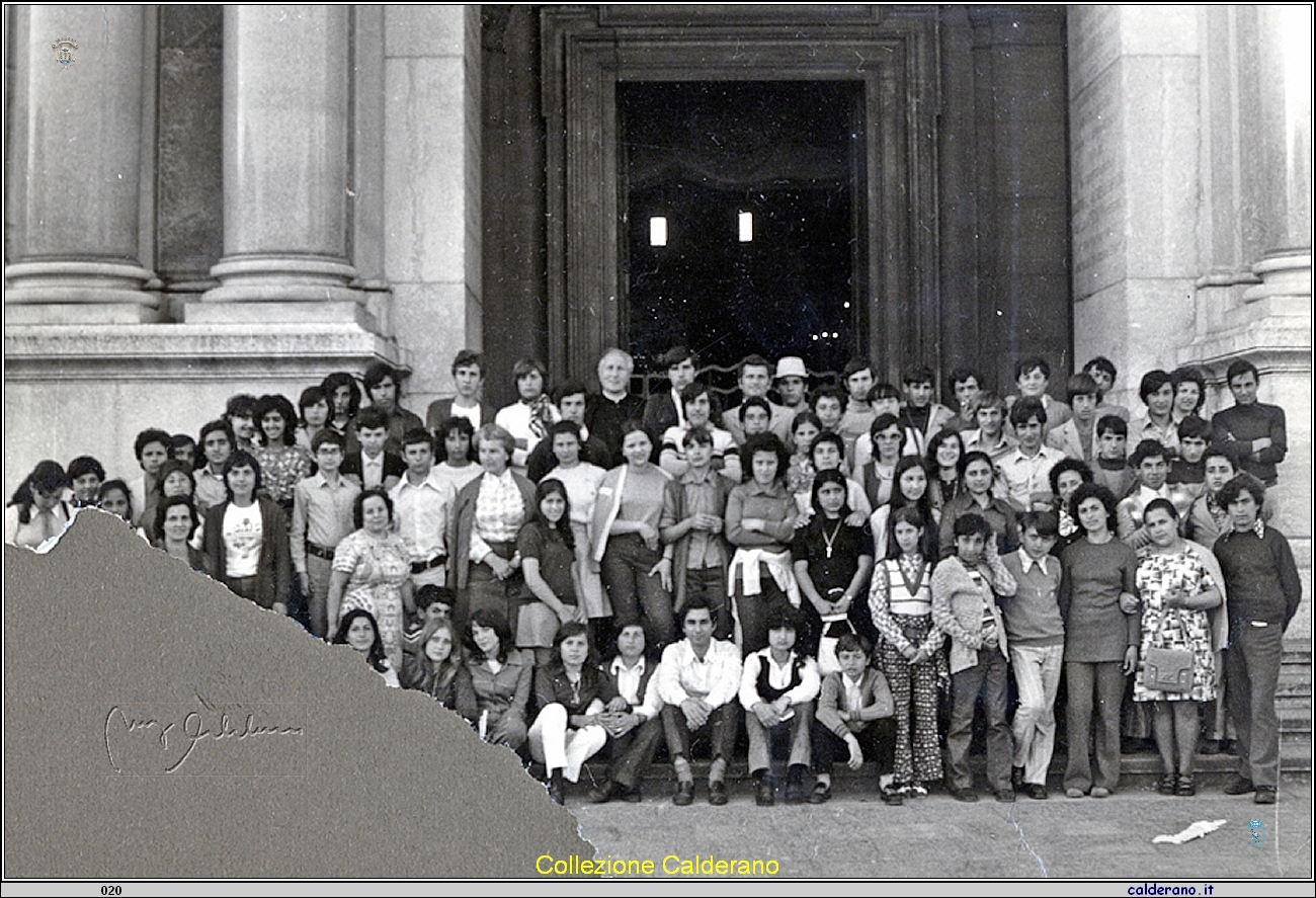 Ragazzi della Scuola Media in gita a Pompei .jpg