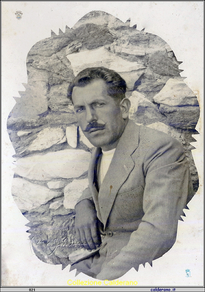 Giuseppe Calderano in Grecia nel 1942 marinaio in guerra.jpg