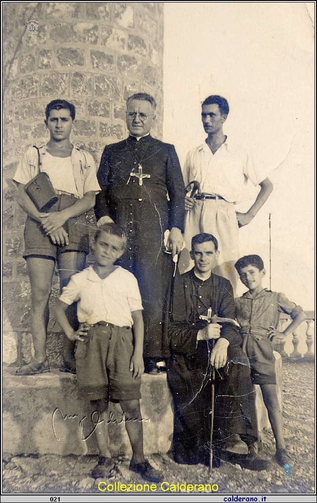 Padri Oblati alla Croce del Castello con Juanito Limongi e Michele Ambrosio.jpg