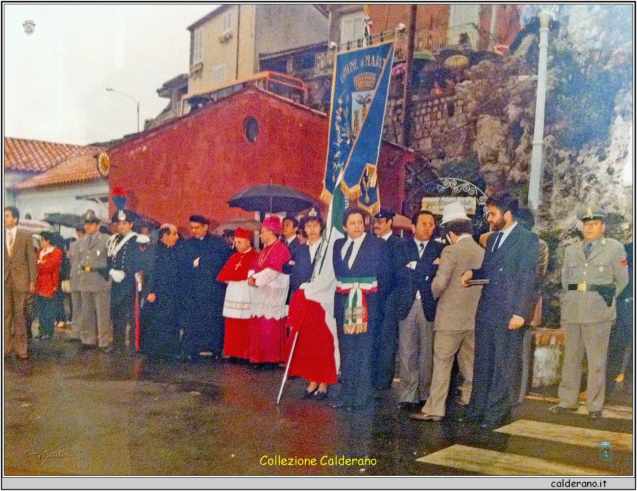 Aspettando la Statua di San Biagio al Porto 1982 con Fernando Sisinni Sindaco.jpg