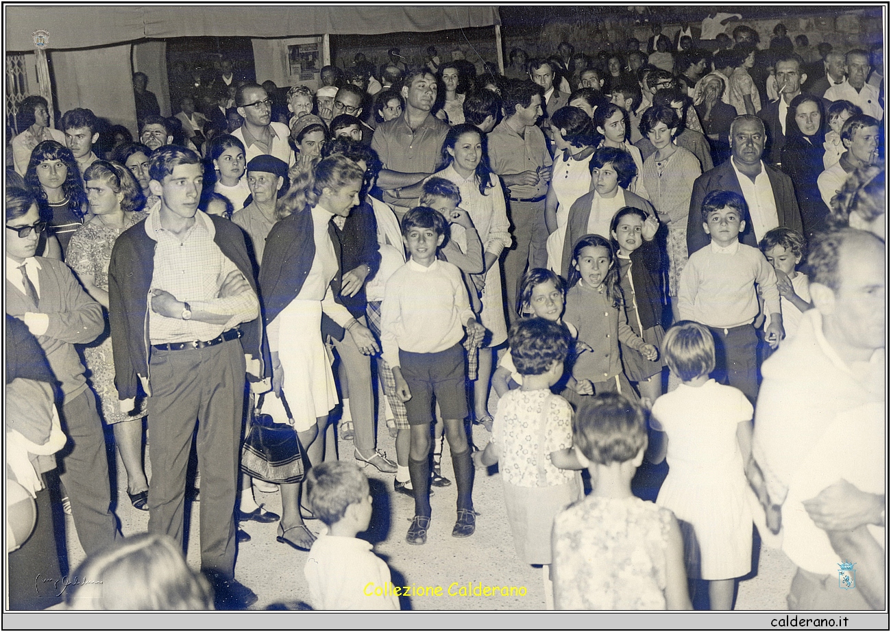 Festa a Piazza del Gesu 1967.jpg