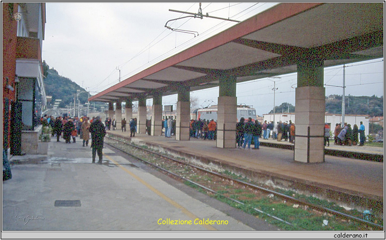 Scioperanti alla Stazione.jpg