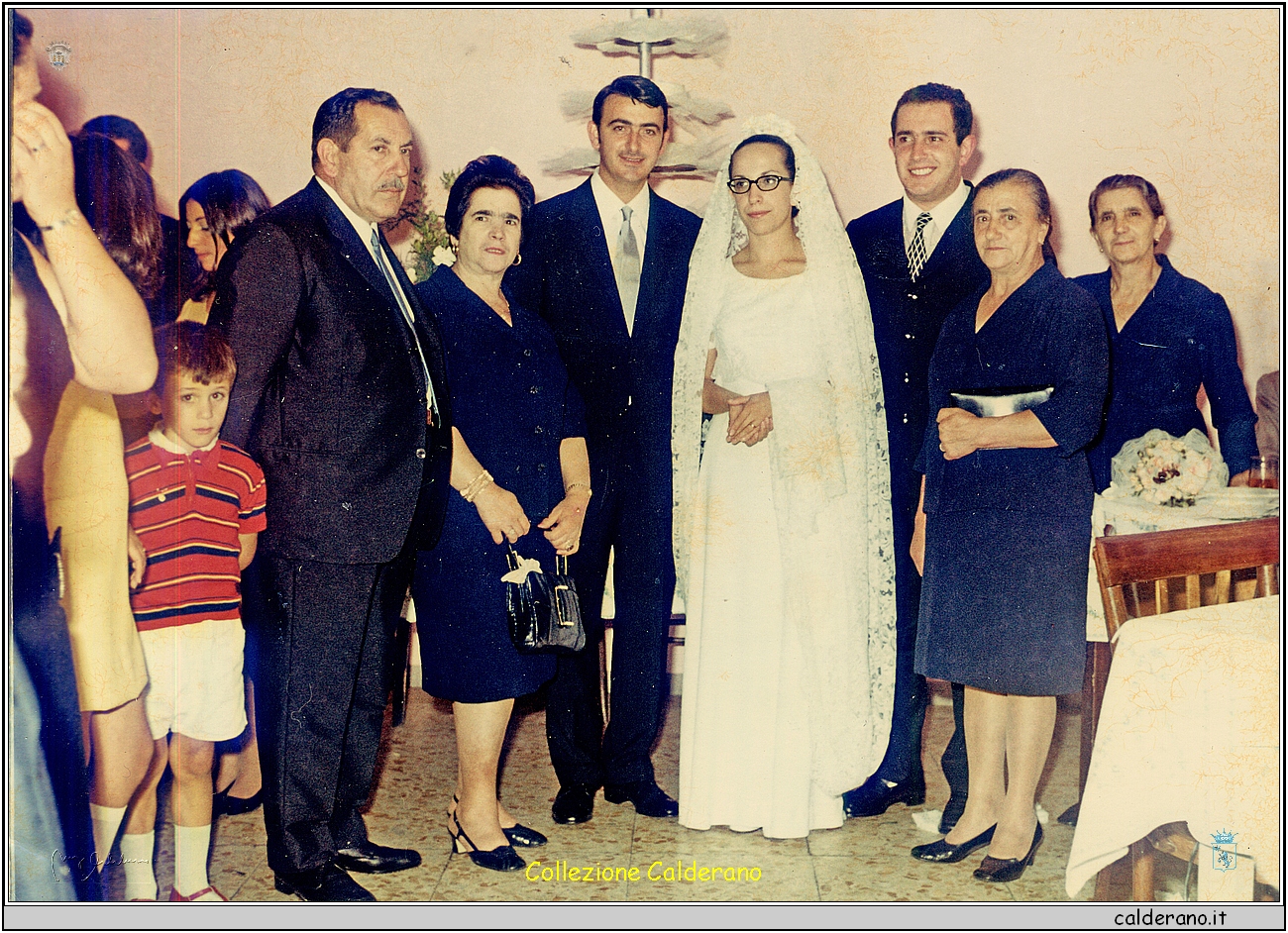 Papa, Mamma. Eugenio, Maria Emilia, Io, Nonna Assunta e Tetella.jpg