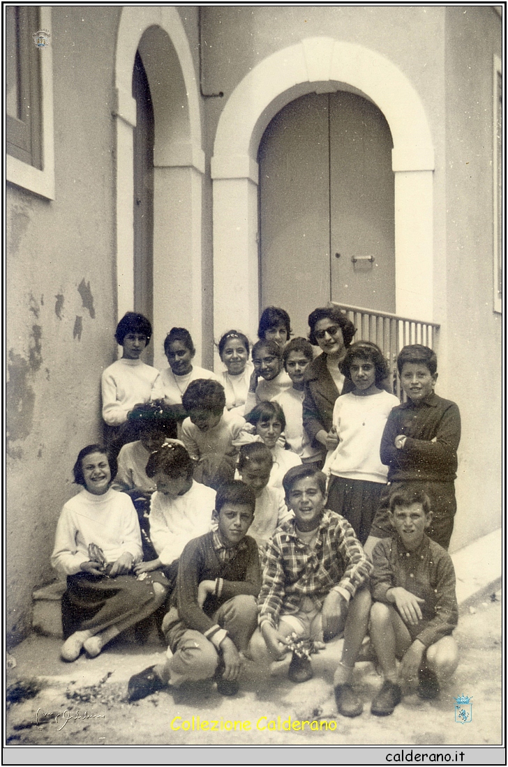 Studenti in via Mandarini 1961 04.jpg