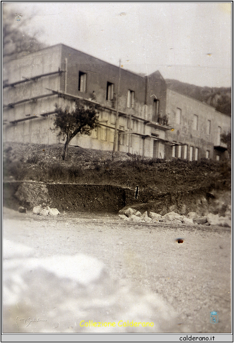 Canonica a Piazza Europa in costruzione - gennaio 1959.jpg