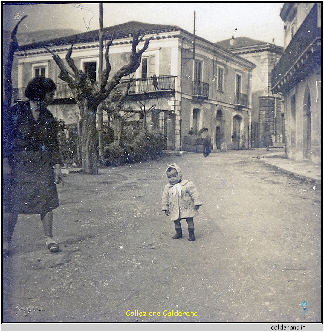 Maria Emilia in Via Mandarini 1945.jpg