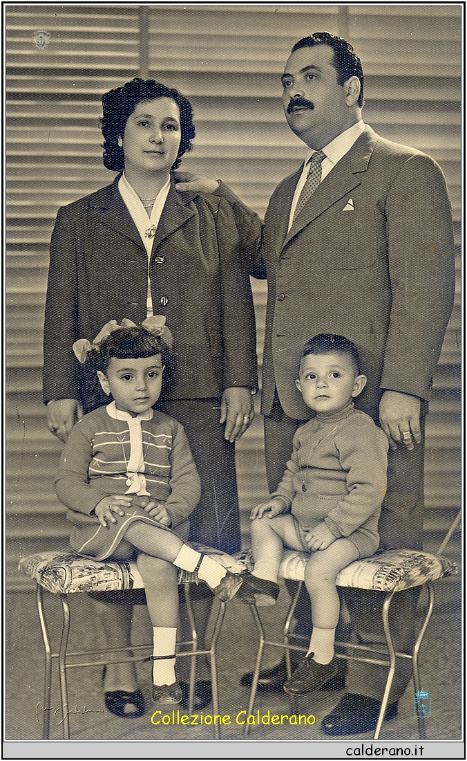 Mafalda, Raffaele, Maria Grazia e Umbertino Avigliano 1958.jpg