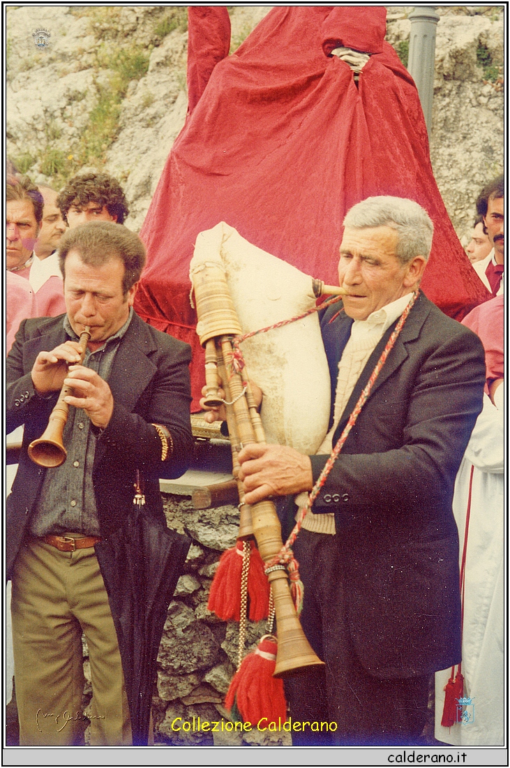 Zampognari Pasquale e Pietro alla Domenica di San Biagio.jpg