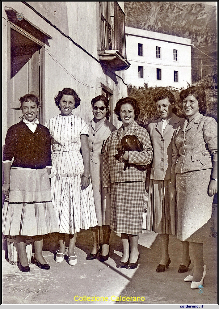 Maria Emilia Calderano, Lina Limongi, Silvana Colavolpe, Antonietta Burza, Fiorinella Gambardella e Liliana Colavolpe - 1957.jpg