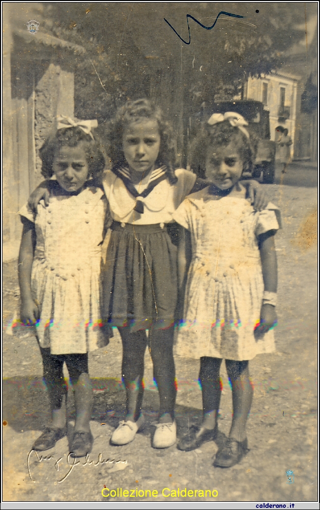 Maria Pia, Maria Emilia e Marirosa 22 Agosto 1950.jpg