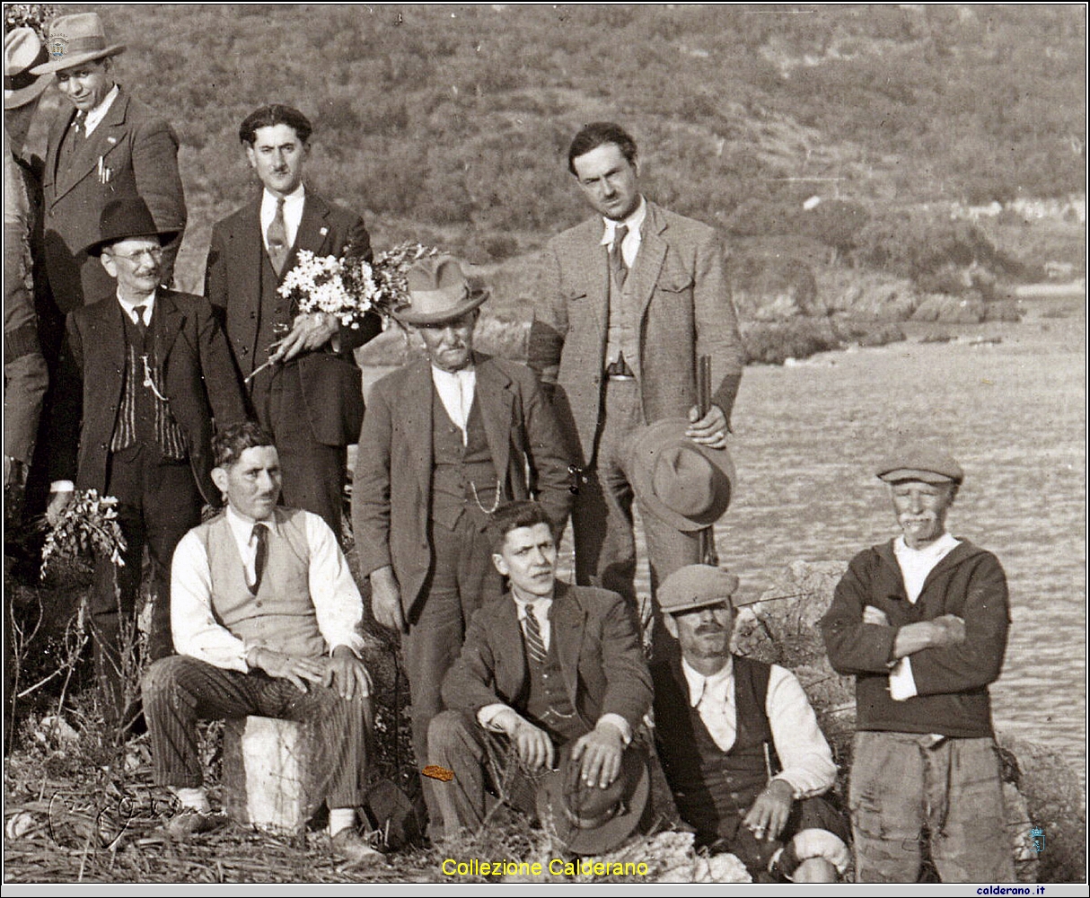 Sull'isola di SantoJanni per la posa della Croce 1932 - particolare 4.jpg