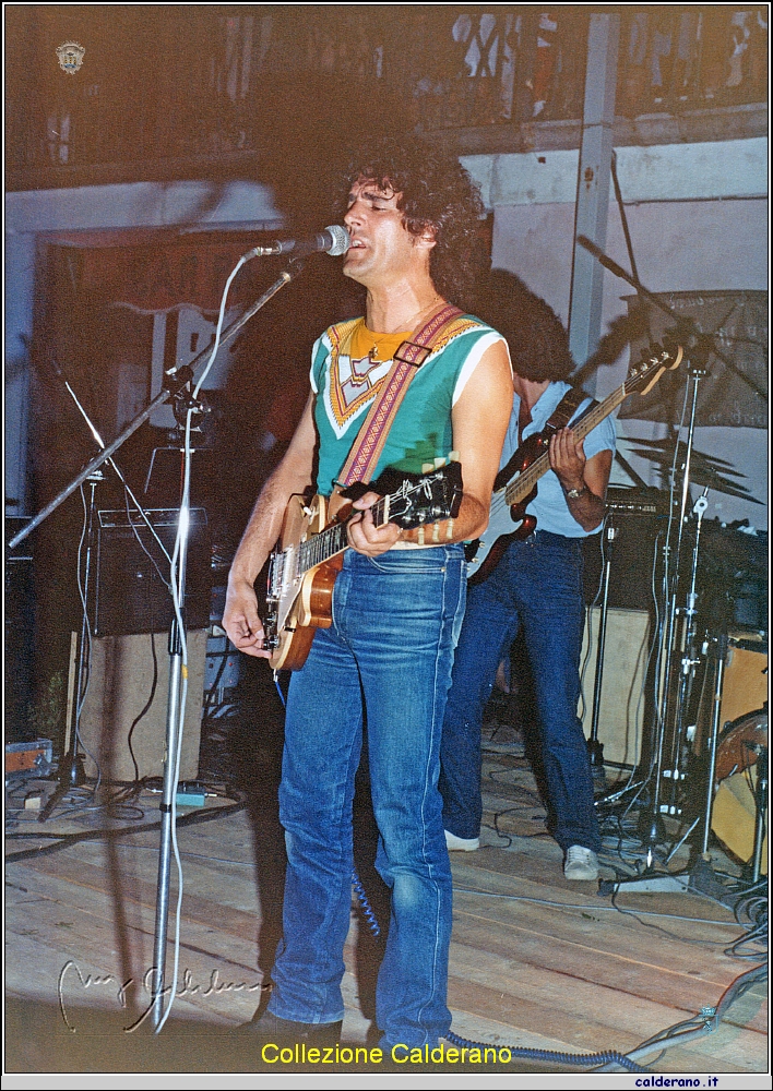 Fausto Leali in concerto in Piazza Buraglia 1981.jpeg