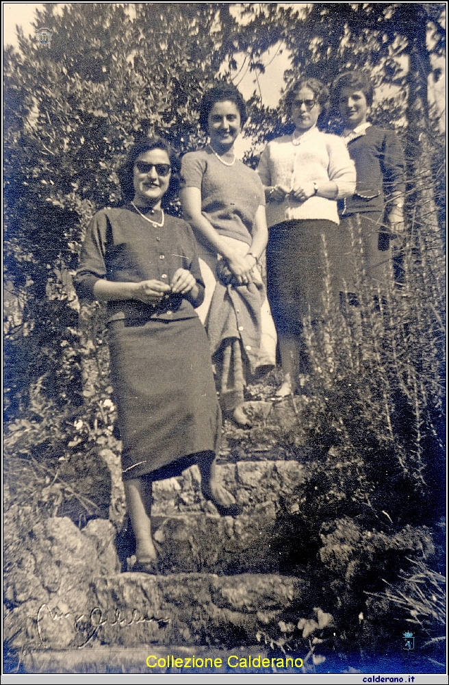 Alla Villa Comunale Lidia Del Viscio e le colleghe insegnanti 1959.jpg