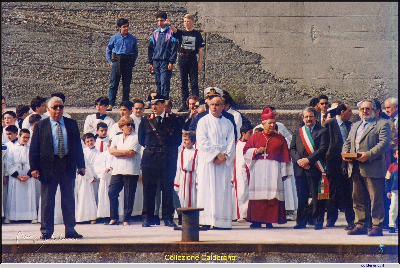 Aspettando San Biagio al Porto con il Vescovo Pierro e il Sindaco Di Trani.jpg